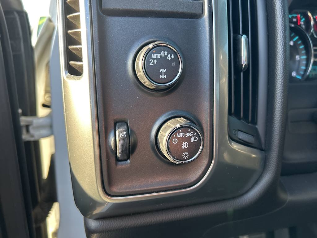Thumbnail: 2017 Chevrolet Silverado 1500 - 32