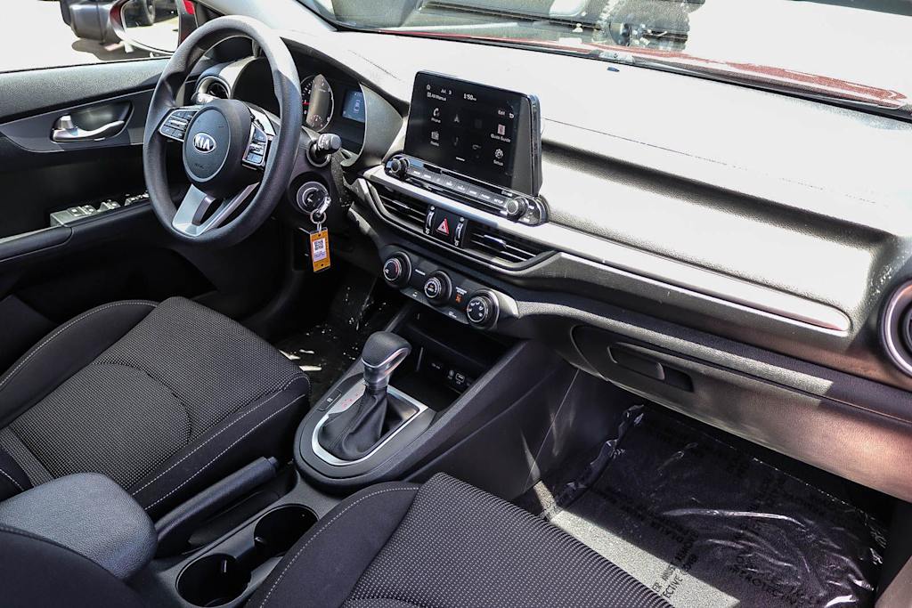 Thumbnail: 2020 Kia Forte - 11