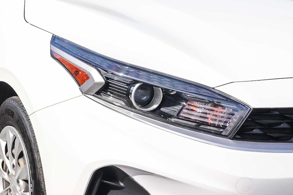 Thumbnail: 2022 Kia Forte - 20
