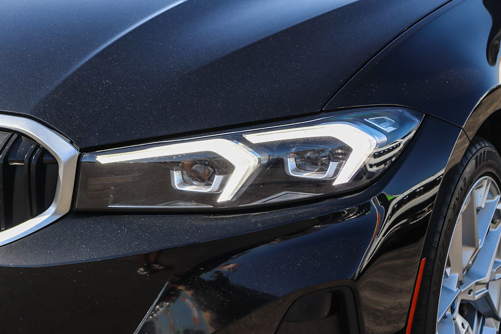 Thumbnail: 2025 BMW 3 Series - 21