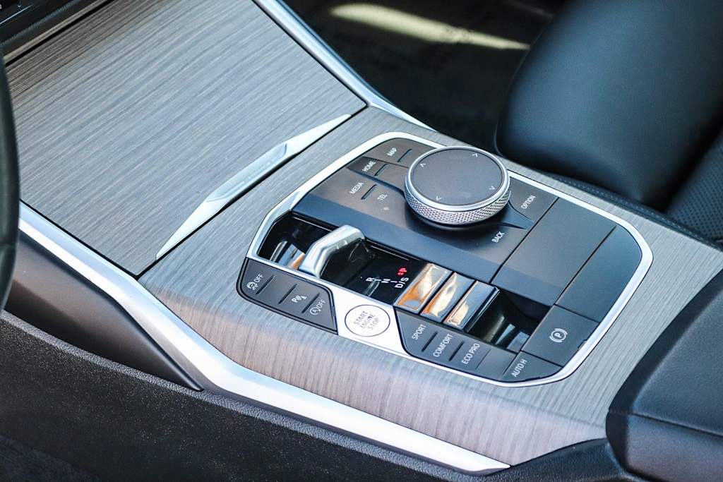 Thumbnail: 2025 BMW 3 Series - 14