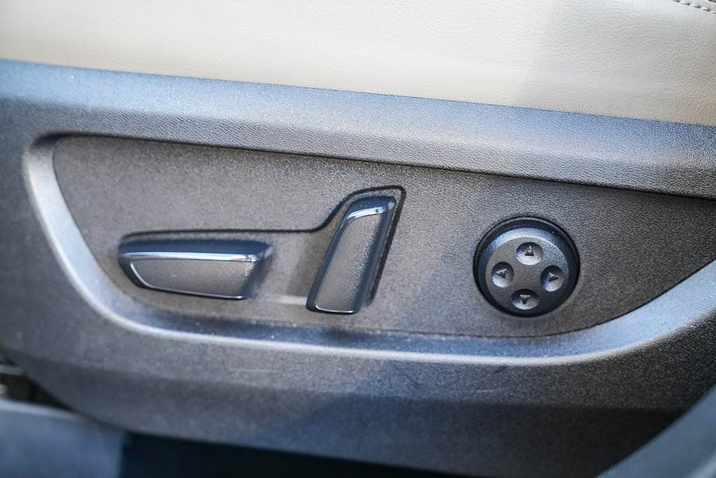 Thumbnail: 2023 INFINITI QX50 - 20