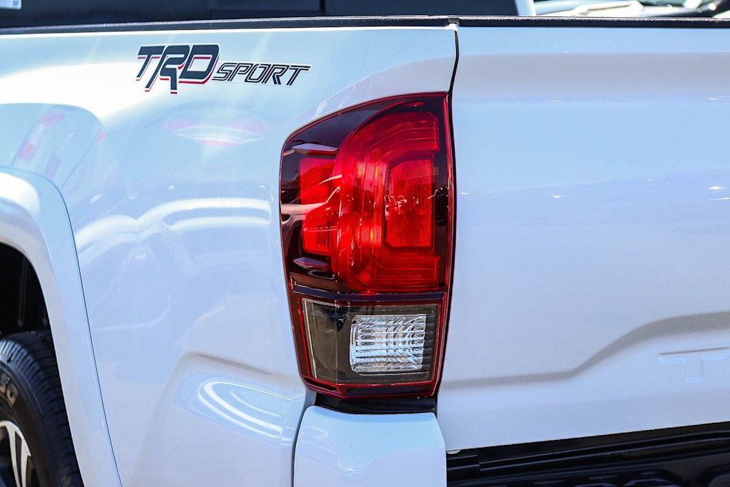 Thumbnail: 2019 Toyota Tacoma - 19