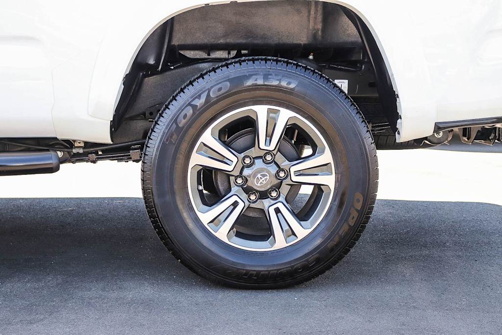 Thumbnail: 2019 Toyota Tacoma - 22