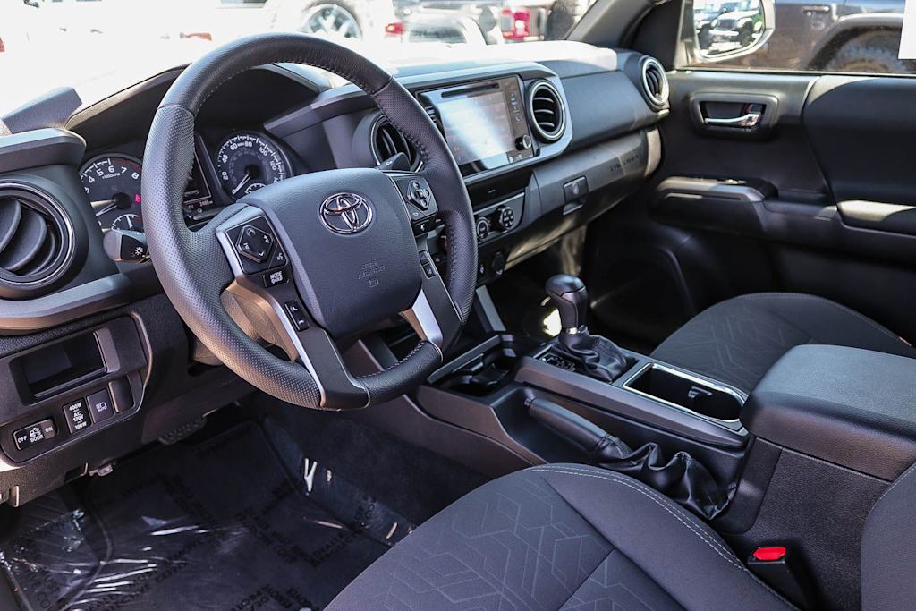 Thumbnail: 2019 Toyota Tacoma - 11