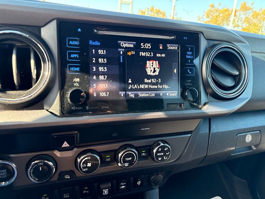Thumbnail: 2019 Toyota Tacoma - 8