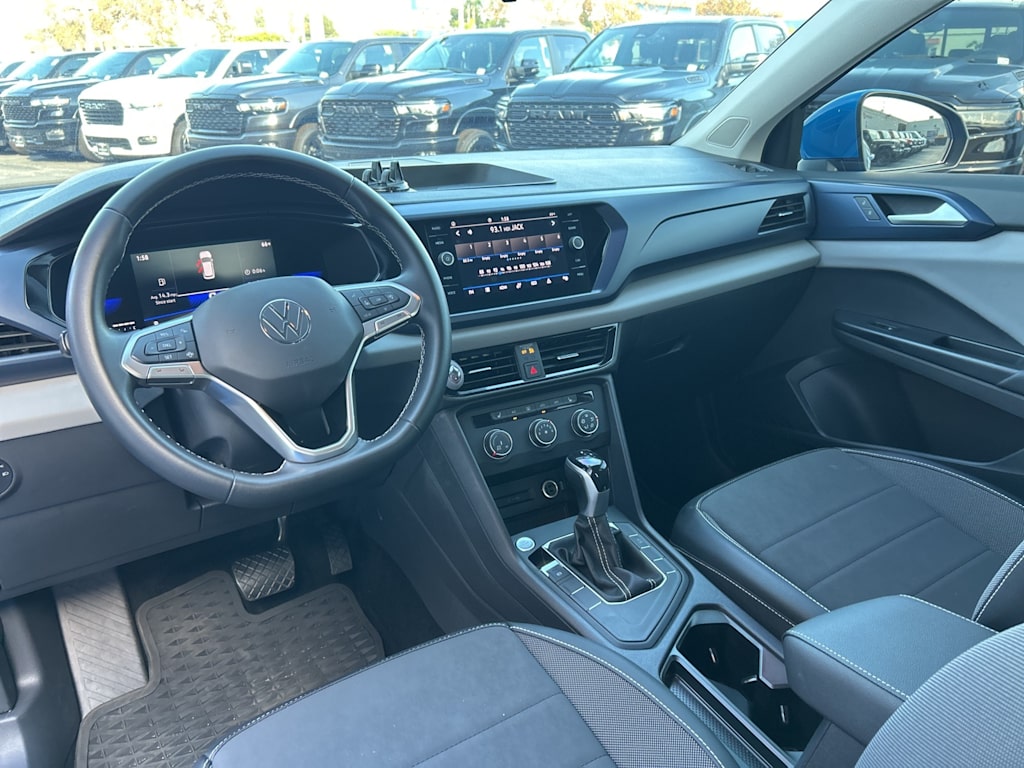 Thumbnail: 2022 Volkswagen Taos - 9