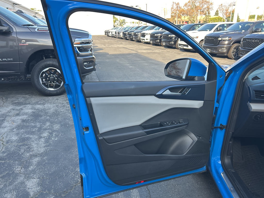 Thumbnail: 2022 Volkswagen Taos - 31