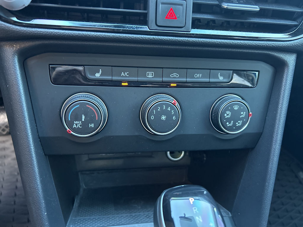 Thumbnail: 2022 Volkswagen Taos - 38