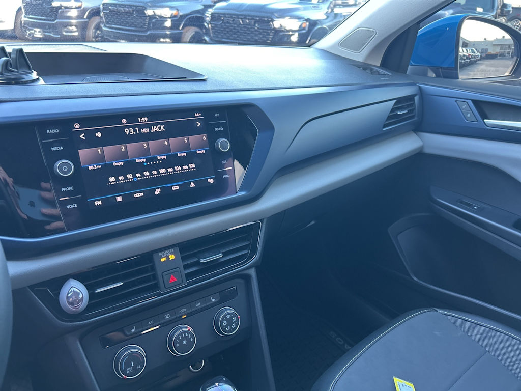 Thumbnail: 2022 Volkswagen Taos - 41