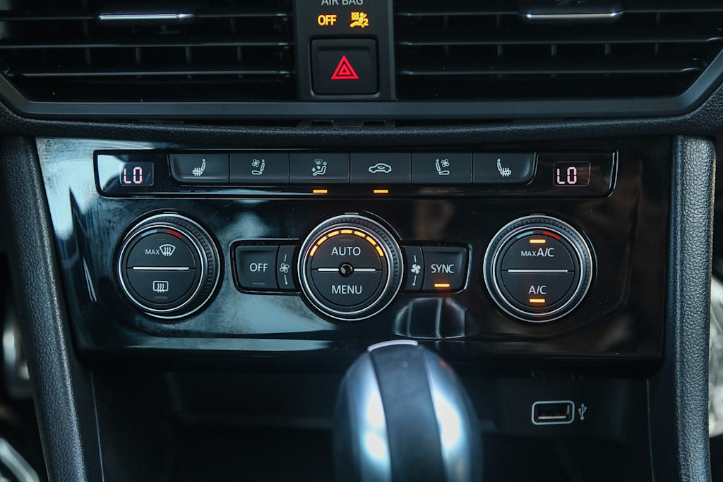 Thumbnail: 2019 Volkswagen Jetta - 22