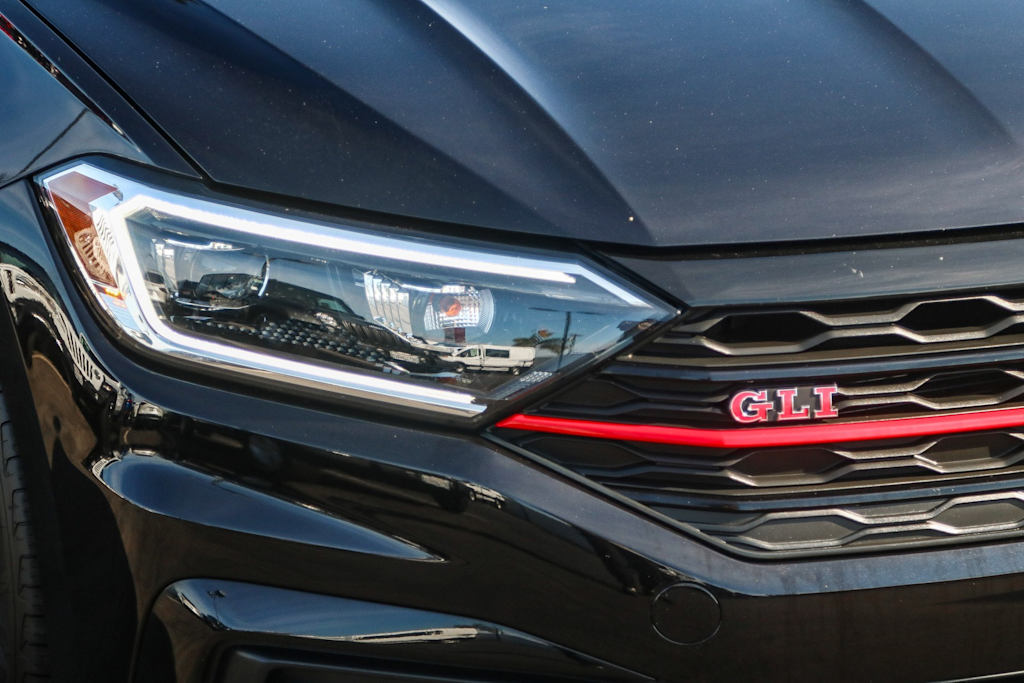 Thumbnail: 2019 Volkswagen Jetta - 18
