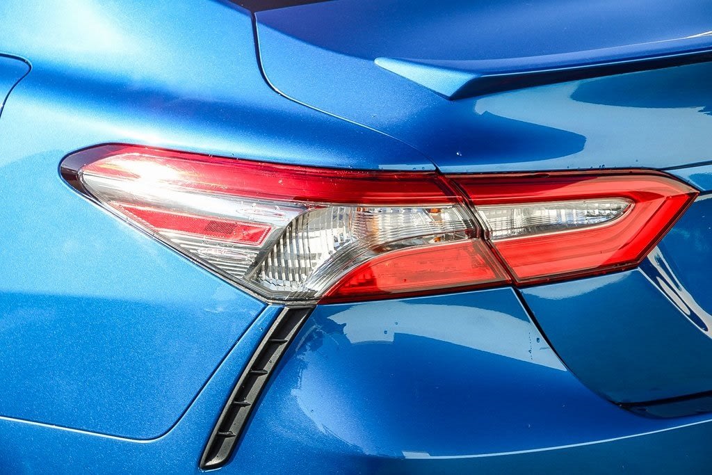 2018 Toyota Camry SE 22