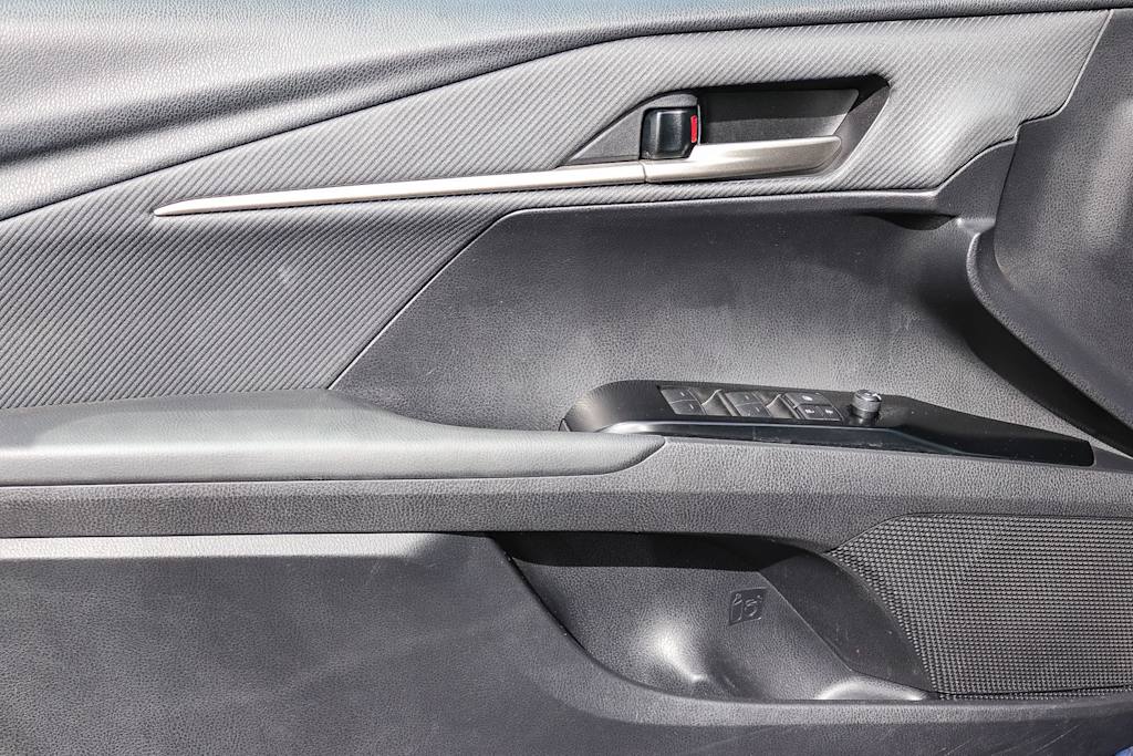 Thumbnail: 2025 Toyota Camry - 23