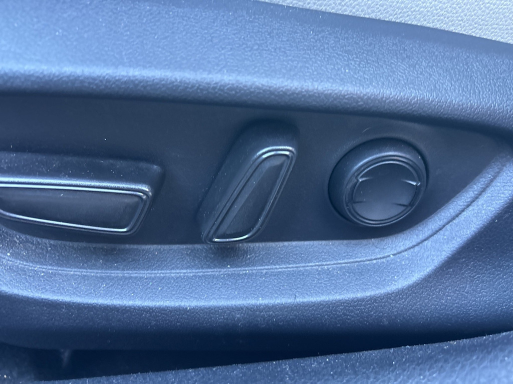 Thumbnail: 2025 Toyota Camry - 33