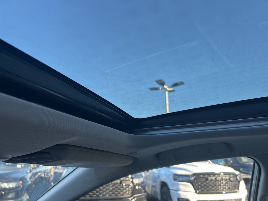 Thumbnail: 2025 Toyota Camry - 41