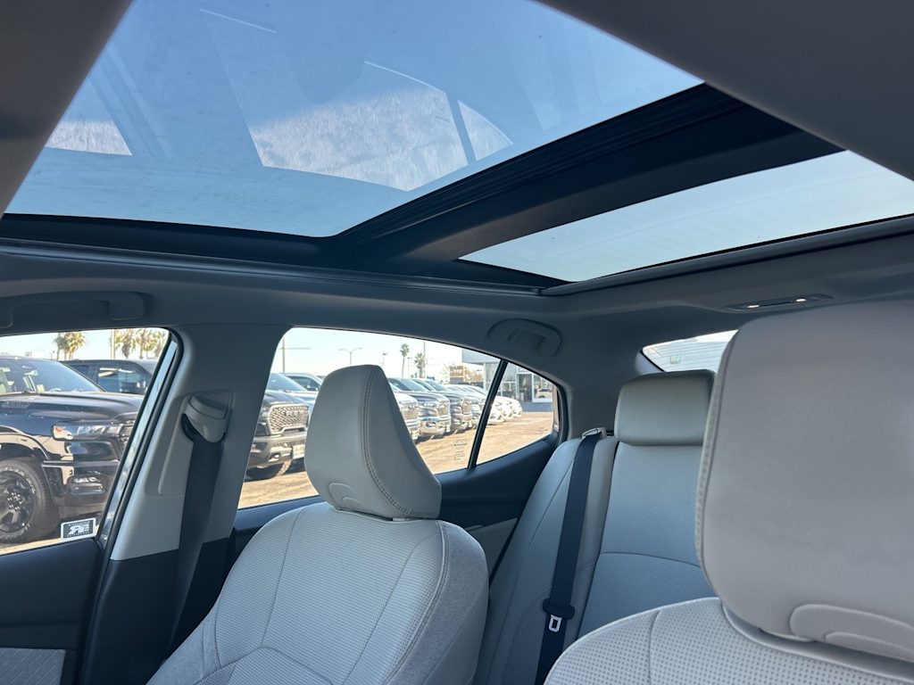 Thumbnail: 2025 Toyota Camry - 31