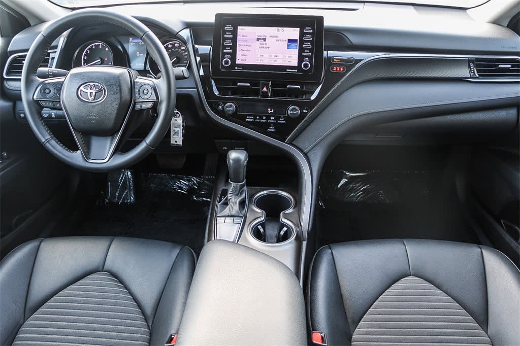 2023 Toyota Camry SE 2