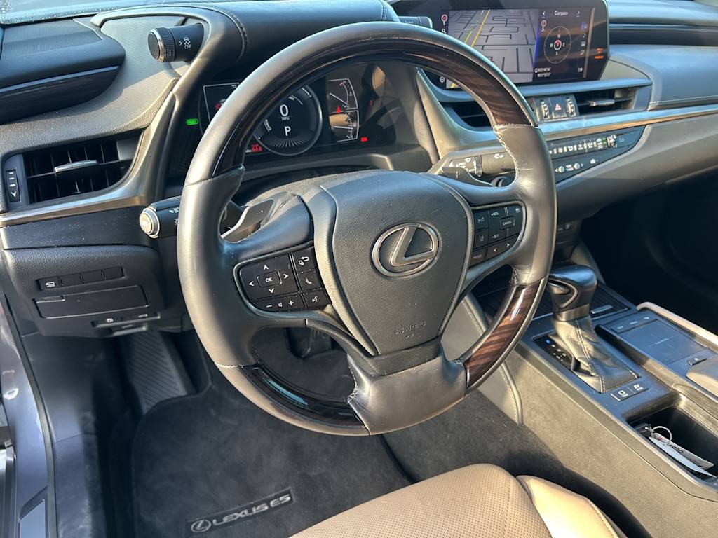 Thumbnail: 2020 Lexus ES - 12