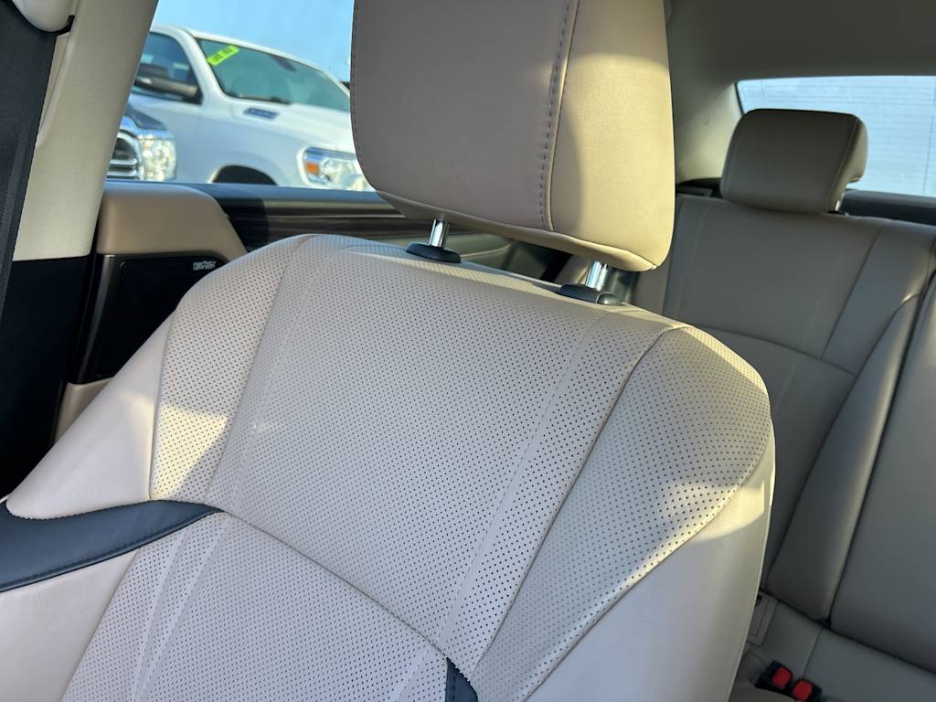 Thumbnail: 2020 Lexus ES - 10