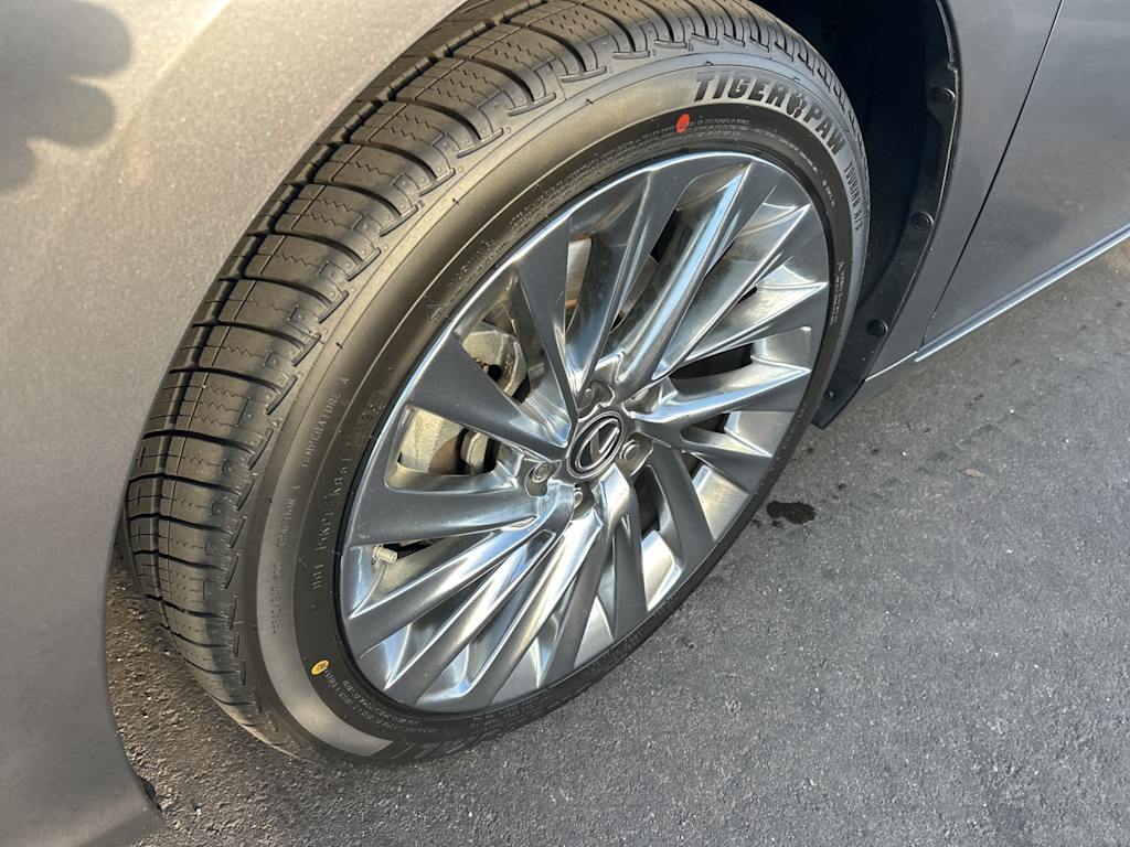 Thumbnail: 2020 Lexus ES - 7