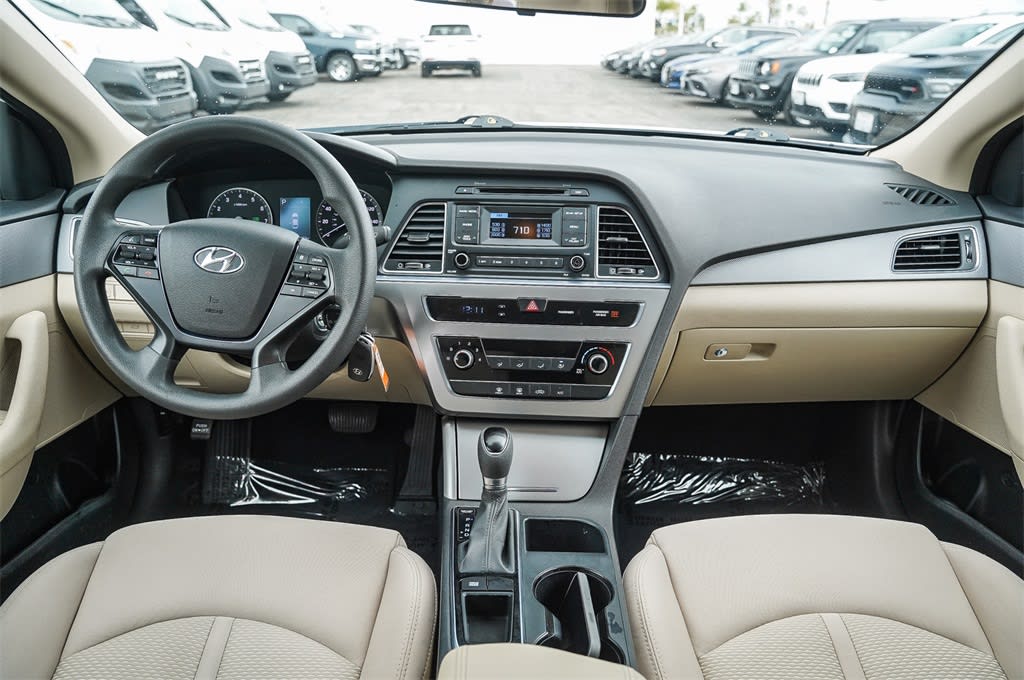 2015 Hyundai Sonata SE 2