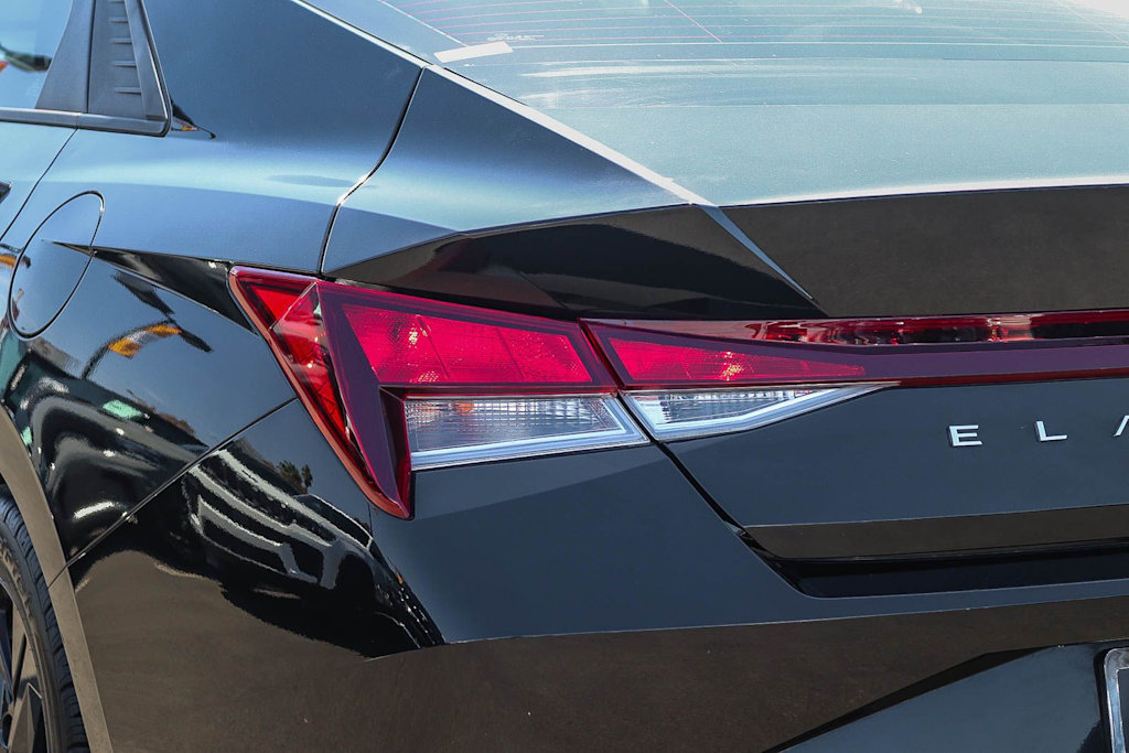 Thumbnail: 2022 Hyundai Elantra - 21
