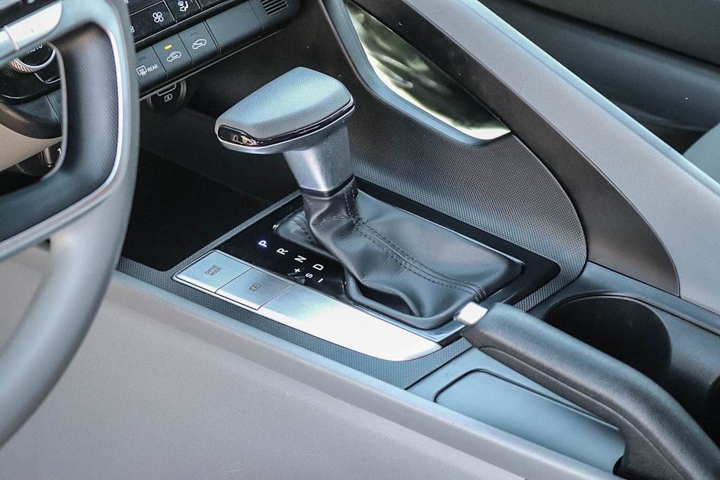 Thumbnail: 2022 Hyundai Elantra - 14
