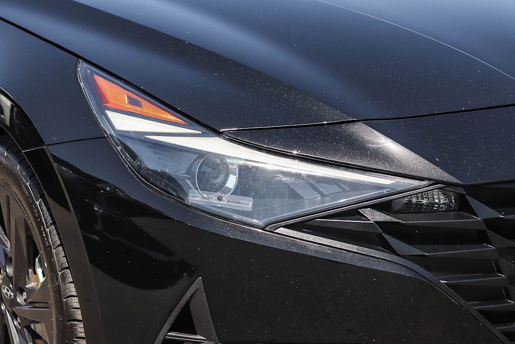 Thumbnail: 2022 Hyundai Elantra - 22