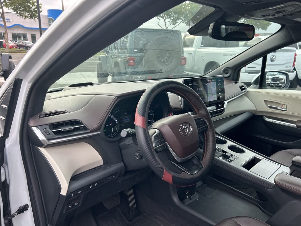 Thumbnail: 2024 Toyota Sienna - 2