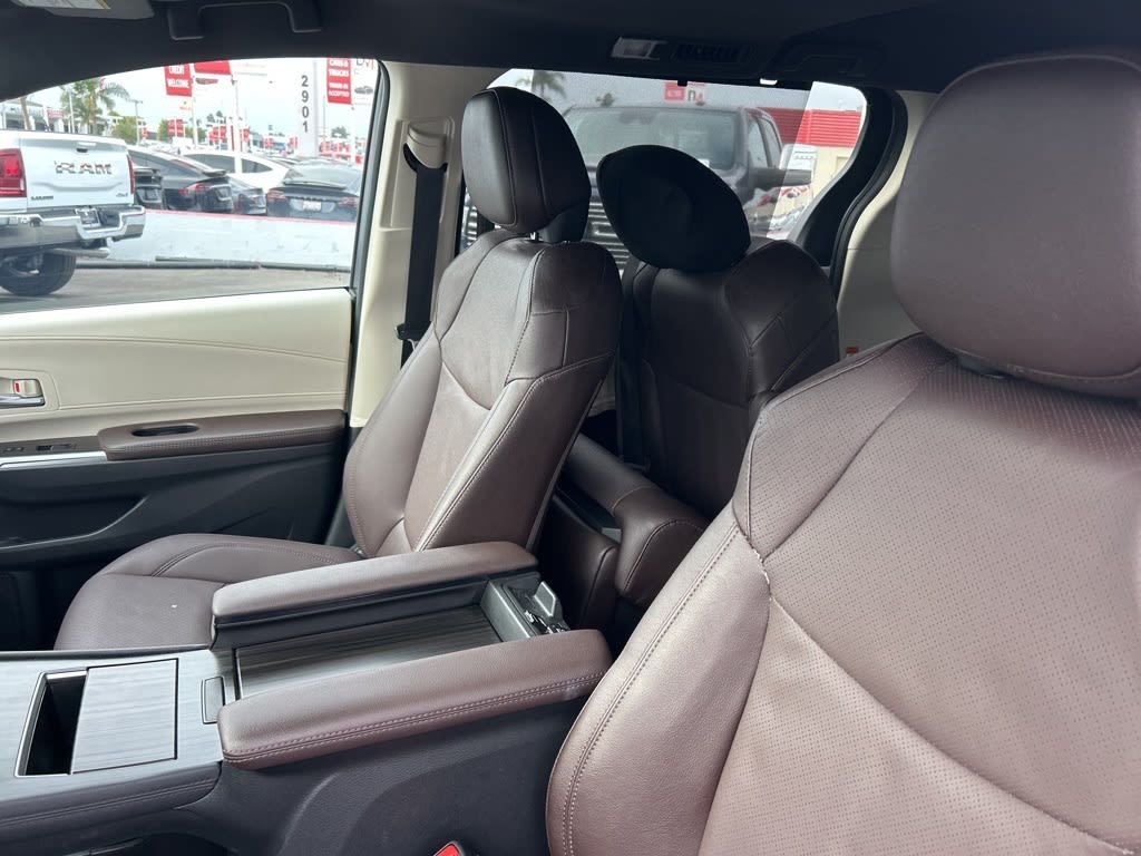 Thumbnail: 2024 Toyota Sienna - 10