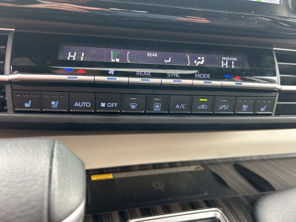 Thumbnail: 2024 Toyota Sienna - 41