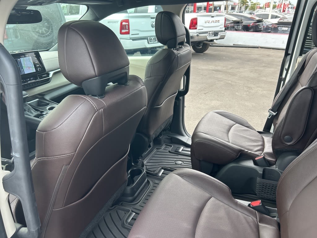Thumbnail: 2024 Toyota Sienna - 33