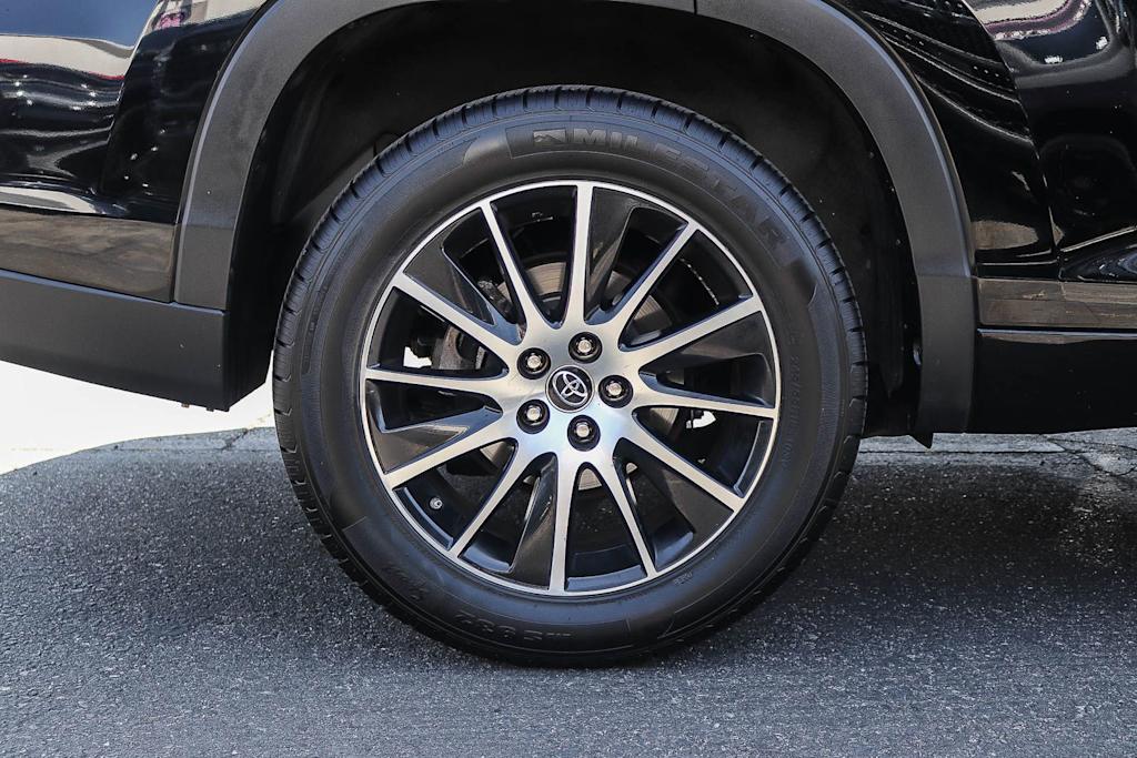 Thumbnail: 2018 Toyota Highlander - 22