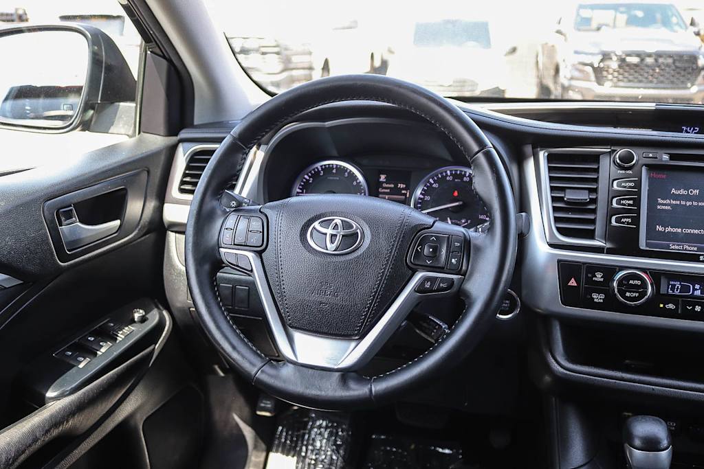 Thumbnail: 2018 Toyota Highlander - 8