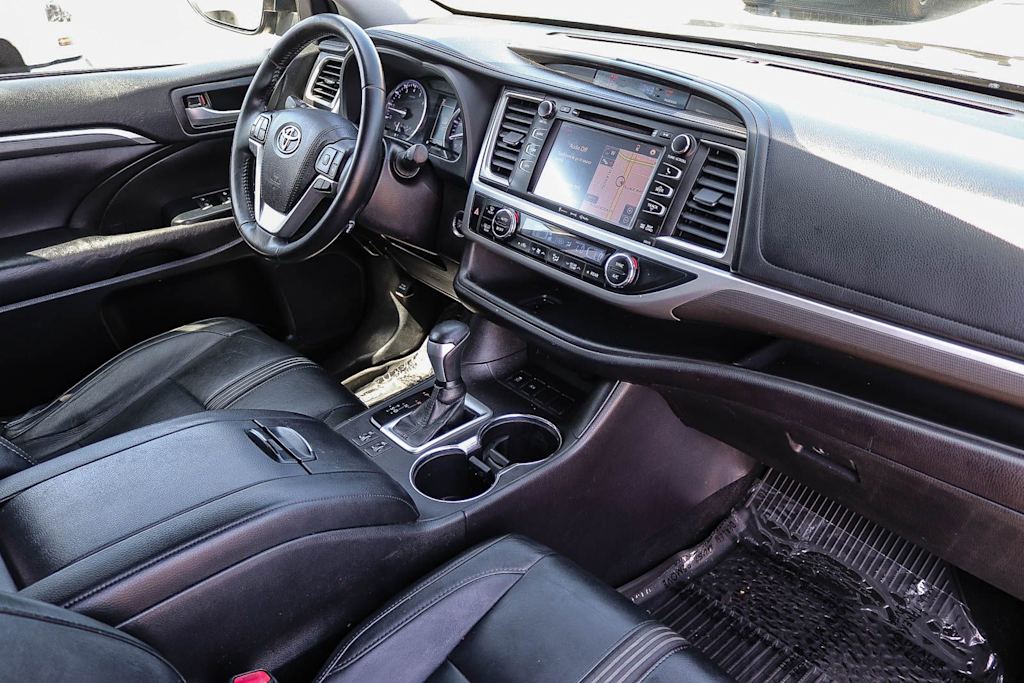 Thumbnail: 2018 Toyota Highlander - 11