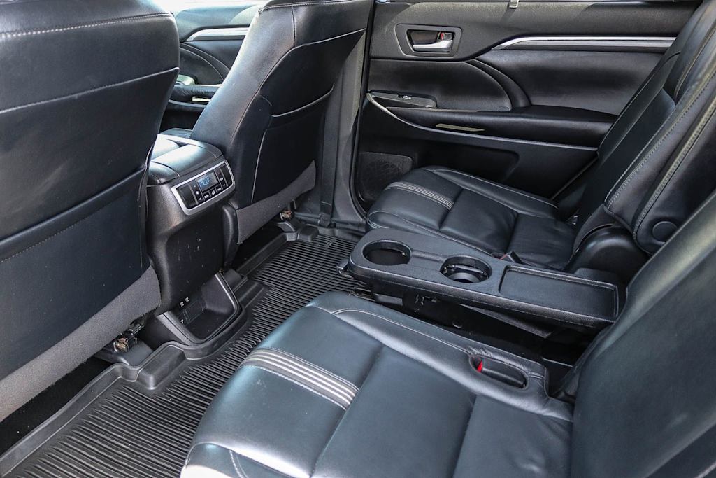 Thumbnail: 2018 Toyota Highlander - 10