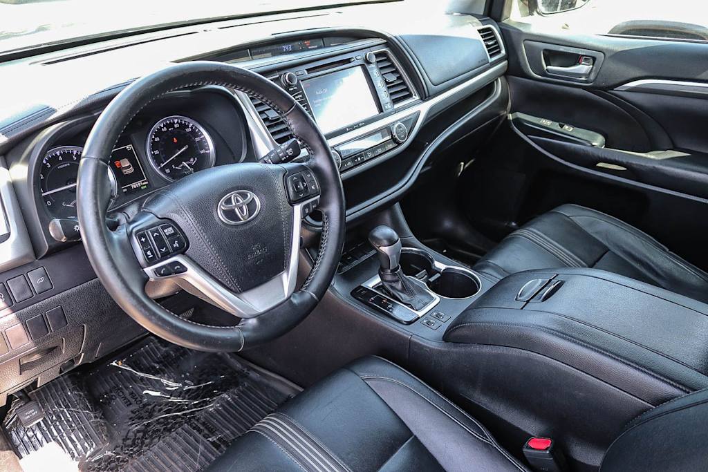 Thumbnail: 2018 Toyota Highlander - 12
