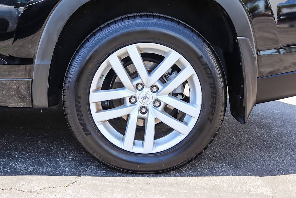 Thumbnail: 2015 Toyota Highlander - 22
