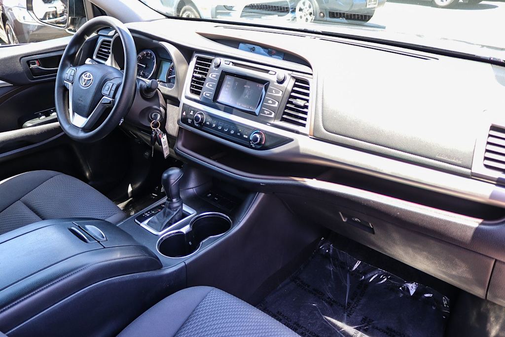 Thumbnail: 2015 Toyota Highlander - 11