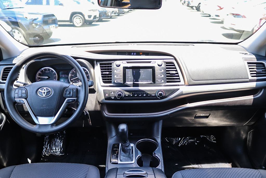Thumbnail: 2015 Toyota Highlander - 2