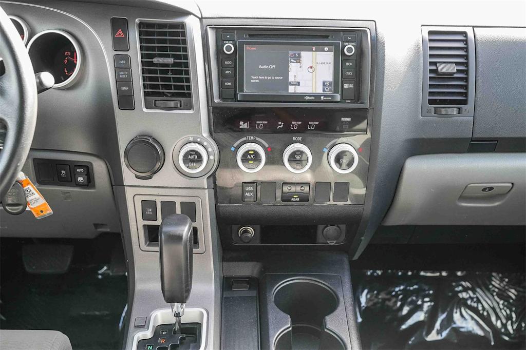 Thumbnail: 2015 Toyota Sequoia - 8