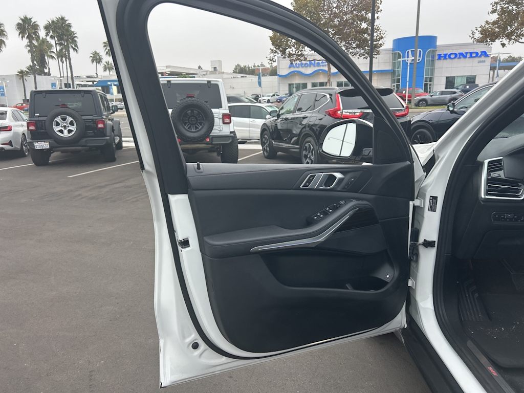 Thumbnail: 2021 BMW X5 - 25