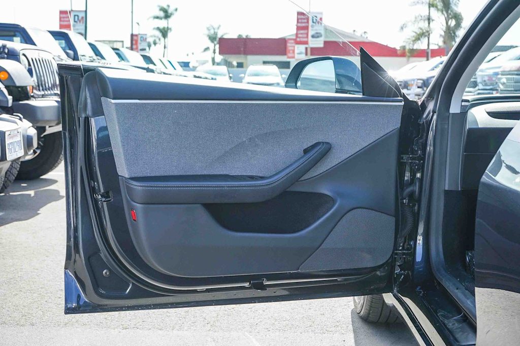 Thumbnail: 2024 Tesla Model 3 - 20