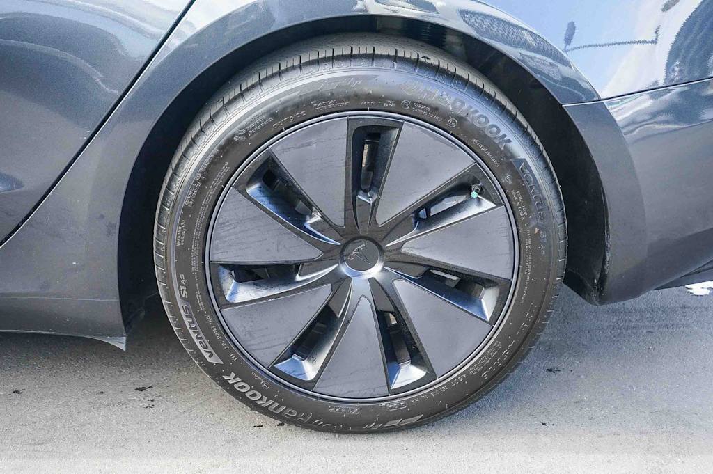 Thumbnail: 2024 Tesla Model 3 - 16