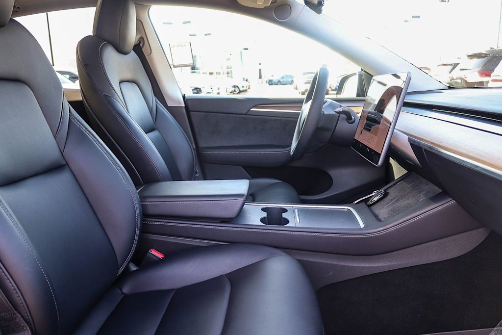 Thumbnail: 2022 Tesla Model Y - 8