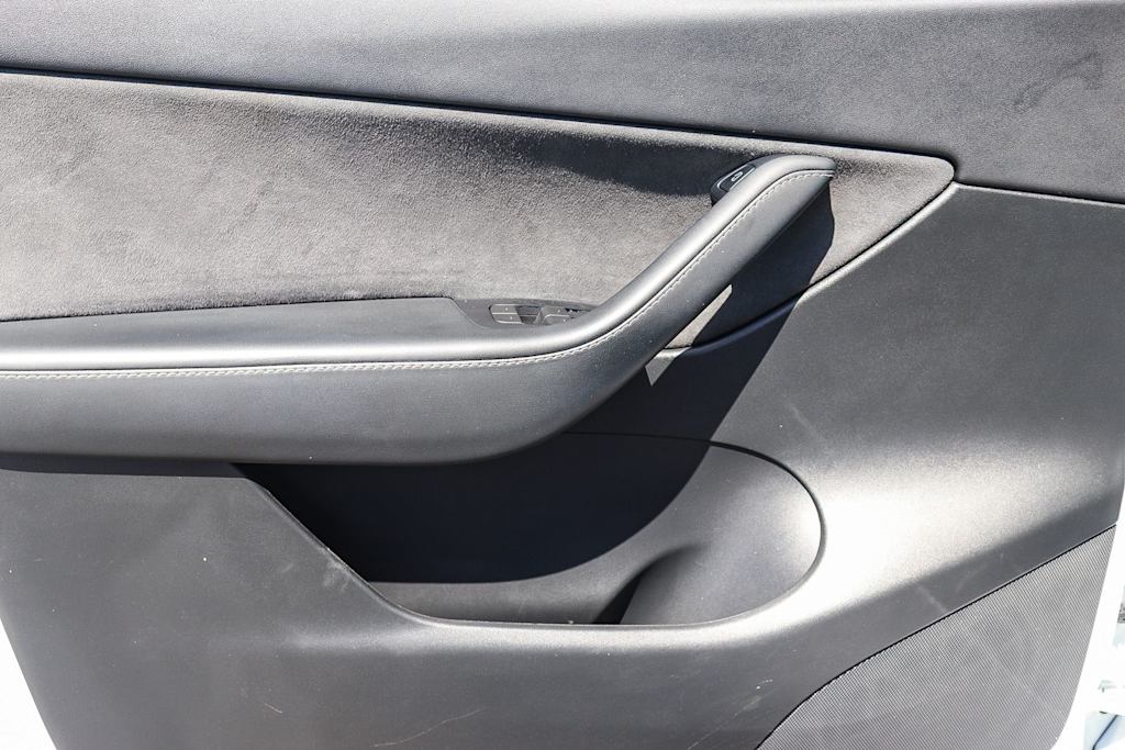Thumbnail: 2022 Tesla Model Y - 19