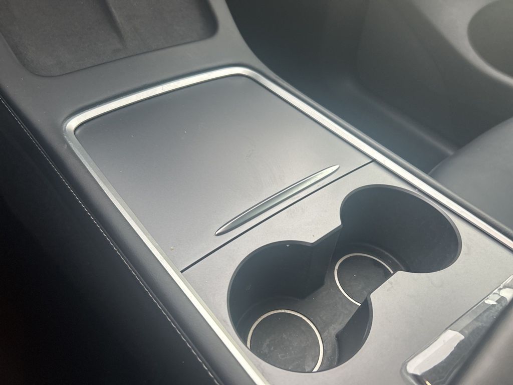 Thumbnail: 2022 Tesla Model Y - 14