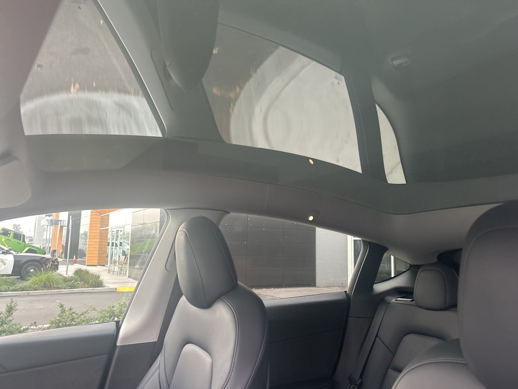 Thumbnail: 2022 Tesla Model Y - 27