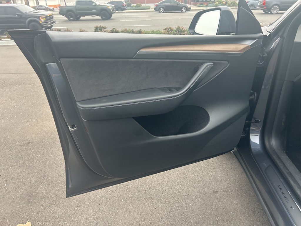 Thumbnail: 2022 Tesla Model Y - 26